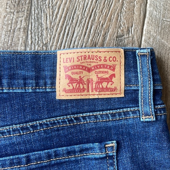 LEVI’S 🌟MID LENGTH SHORT 🌟JEAN SHORTS, 31 - Picture 6 of 12